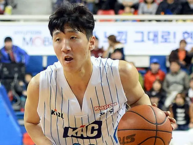 飲酒運転で物議をかもした元韓国バスケットボール代表のキム・ミング（24、KCC）選手が謝罪の意を明かした。（提供:OSEN）