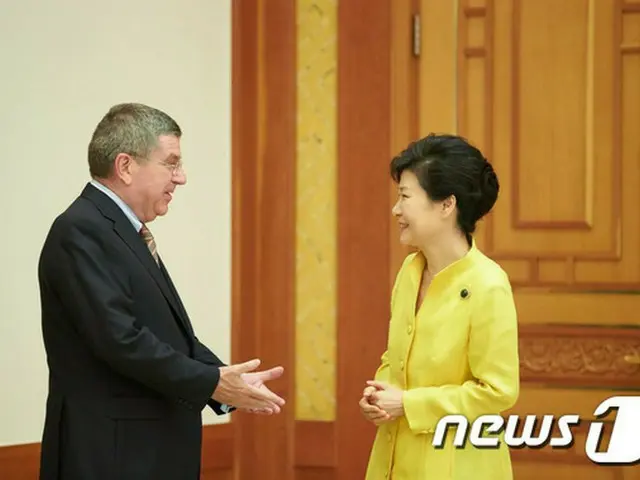 韓国の朴槿恵（パク・クネ）大統領は19日、訪韓中のトーマス・バッハ国際オリンピック委員会（IOC）会長と会談する。