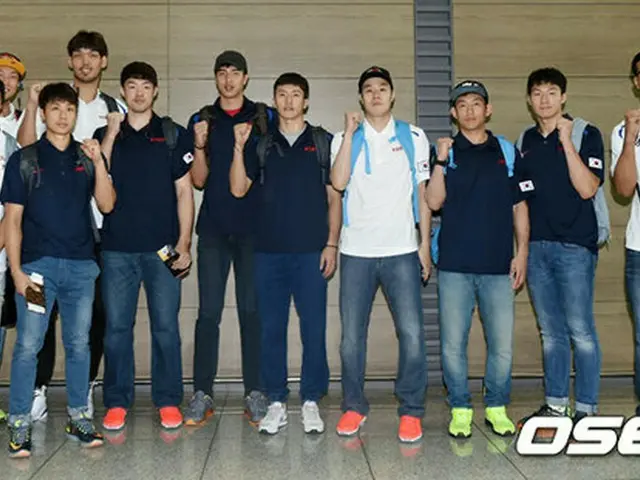 28日午前、仁川（インチョン）国際空港を通して、バスケットボール男子韓国代表チームが台湾で開かれる「第37回男子ウィリアム・ジョーンズカップ」参戦のため出国した。