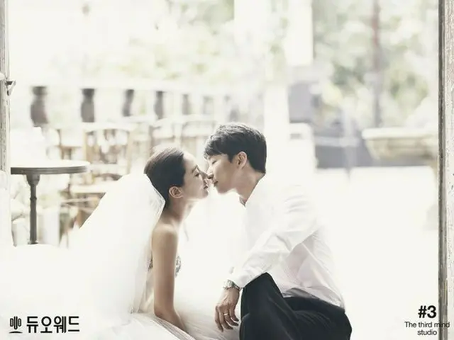 韓国女優イ・ソヨンが結婚式を控えて絵画のようなウエディング画報を公開した。（提供:OSEN）