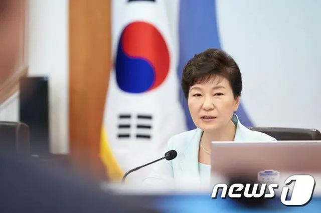 韓国政府が、朴槿恵大統領を閔妃（明成皇后）だと表現した産経新聞に問題のコラムを削除するよう要請したことに関して、産経新聞が「問題提起された内容を内部的に報告する」という立場を示した。（提供:news1）