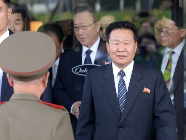 北朝鮮の崔竜海（チェ・リョンヘ）朝鮮労働党書記が、中国の抗日戦争70周年戦勝記念行事に出席するため、2日に北朝鮮・平壌（ピョンヤン）を出発して中国・北京に到着した。（提供:news1）