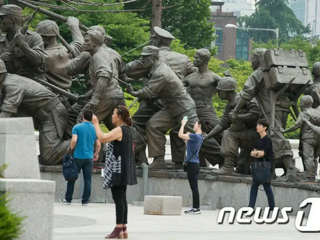 ソウル・龍山区（ヨンサング）の「戦争記念館」が“韓国旅行で必ず行くべき名所”の1位に選ばれた。戦争記念館側が4日、明らかにした。