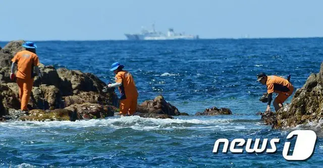 韓国の済州（チェジュ）海洋警備安全本部は16日、済州市・楸子面（チュジャミョン）礼草里（イェチョリ）海岸で発見された遺体が転覆した釣り船の行方不明者イ某氏（44）と確認された、と明らかにした。