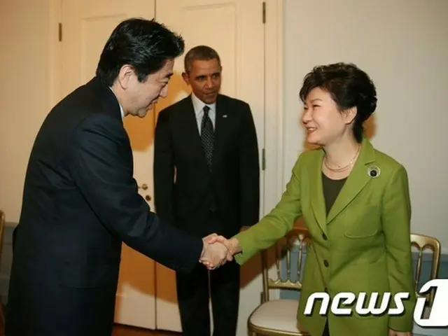 国連総会出席のため、米国・ニューヨークを訪問中の韓国・朴槿恵（パク・クネ）大統領が27日（現地時間）、日本の安倍晋三総理と会った。