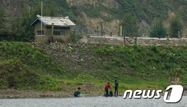 北朝鮮国境警備隊軍人と住民が北朝鮮－中国の国境地域で殺人や強盗事件を犯し、国境地域の情勢が不安になっているという証言が続いている。