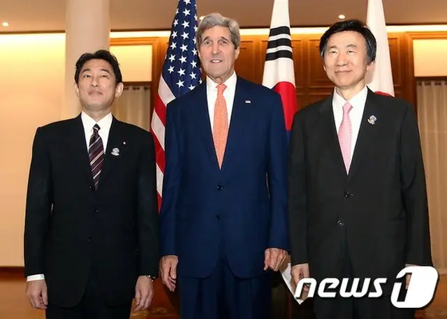 29日（現地時間）、日本、米国、韓国の外相会談がおこなわれ、来月10日の労働党創建70周年記念日前後と憂慮される北朝鮮の戦略的挑発と関連し、これに対する抑制および共助方案などについて議論した。