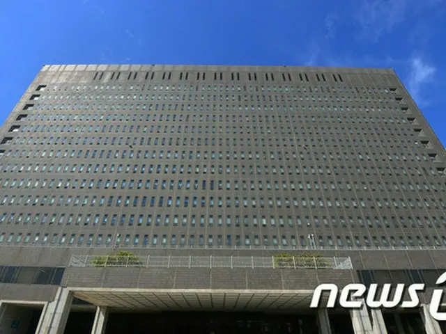 韓国検察が巨額の遠征賭博をおこなった容疑で有名化粧品企業「NATURE REPUBLIC（ネイチャーリパブリック）」のチョン・ウンホ（50）代表に対する事前拘束令状を請求した。（提供:news1）