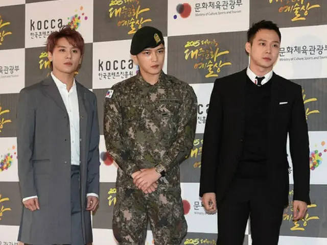 29日午後、ソウル国立劇場ヘオルム劇場にて進行された「2015大韓民国大衆文化芸術賞」授賞式に、グループ「JYJ」（ジュンス、ジェジュン、ユチョン）が3人揃って出席した。