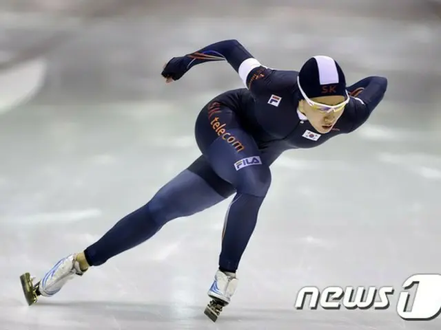 韓国女子スピードスケートのイ・サンファ（26 / ソウル一般）が前日の500m失格を乗り越え、1000mで優勝し、同種目におけるワールドカップ（W杯）の出場権を獲得した。