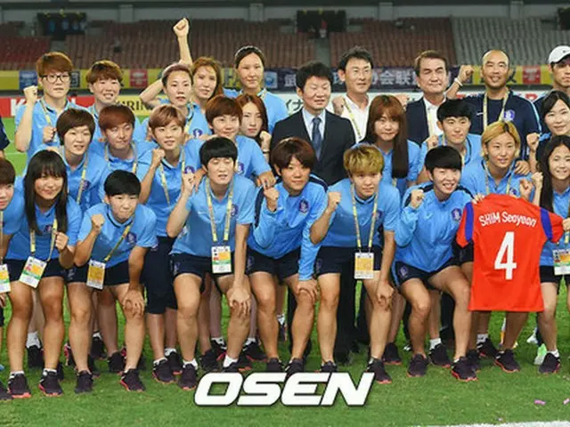 ユン・ドクヨ監督が率いる韓国女子サッカー代表チームが豪州女子代表チームを招待して親善Aマッチをおこなう。（提供:OSEN）