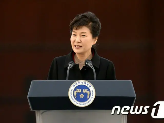 韓国の朴槿恵（パク・クネ）大統領は10日午前、「自国の歴史を知らなければ魂のない人間となり、正しい歴史を習うことができなければ魂が正常でなくなるほかはない」と述べた。
