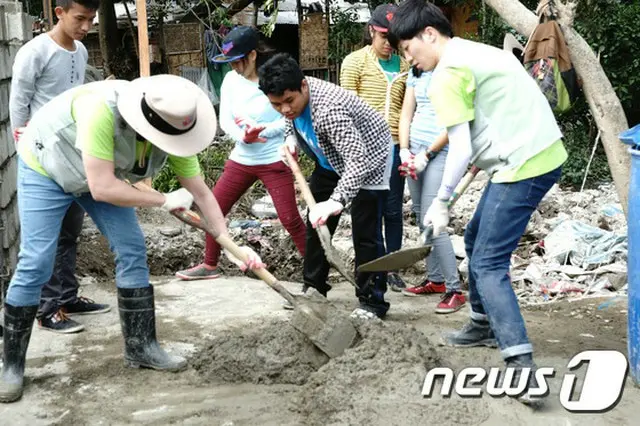 韓国の江原大学は韓国大学社会ボランティア協議会主管の「2015年冬季独自開発海外ボランティア事業プログラム」で最優秀評価を受けたと20日、明らかにした。（提供:news1）