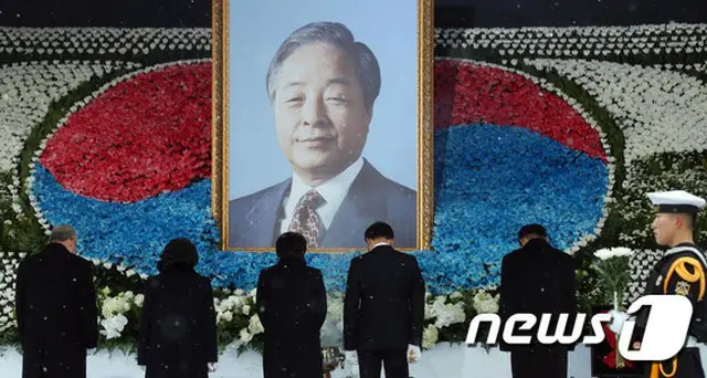 北朝鮮は故金泳三元大統領の国家葬告別式がおこなわれた26日まで、金泳三元大統領の逝去に対する弔意や弔電を韓国側に伝達していなかったことがわかった。（提供:news1）