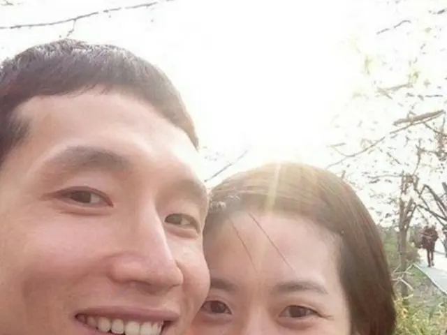 韓国俳優ポン・テギュ（34）とハシシ・パク（写真家、32）夫妻に、第一子となる男の子が誕生した。（提供:news1）