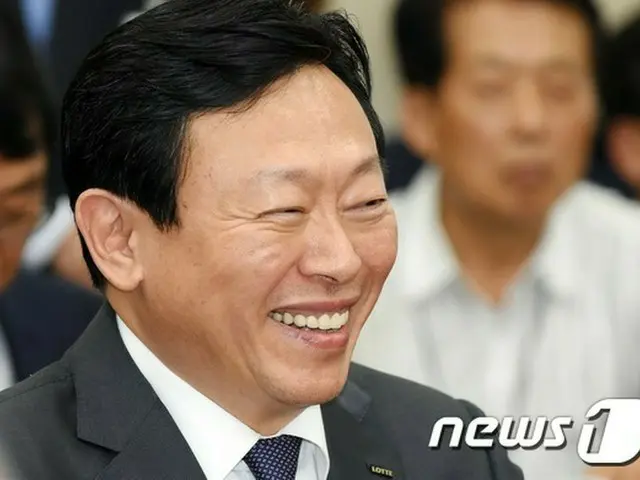 日本ロッテが韓国のロッテ製菓の持分買収に出た。重光昭夫(韓国名:辛東彬/シン・ドンビン、60)会長の支持力が一層大きくなったという分析だ。