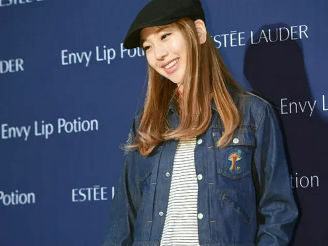 韓国女優ファン・シネ（52）の娘でモデルのイ・ジニ（16）が女優デビューを飾る。