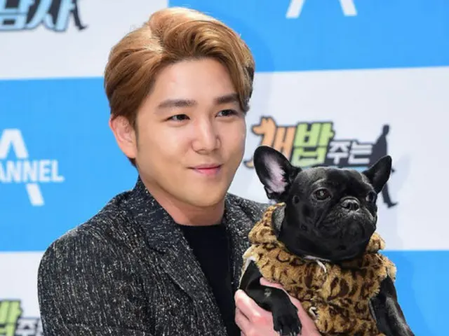 韓国アイドルグループ「SUPER JUNIOR」カンインが同じグループのメンバーであるイトゥクに犬のペットを勧めたいと述べた。（提供:OSEN）