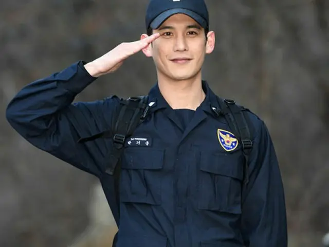 去る7日午前、韓国俳優パク・ギウン（30）が1年7か月の軍服務を終え除隊した。