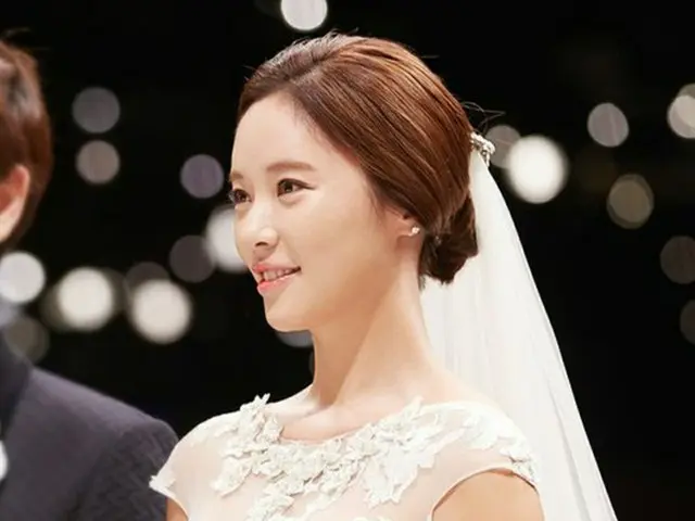 女優ファン・ジョンウムは26日午後7時、ソウル・新羅ホテルで3歳年上の事業家イ・ヨンドンさんと結婚式を挙げた。（提供:OSEN）