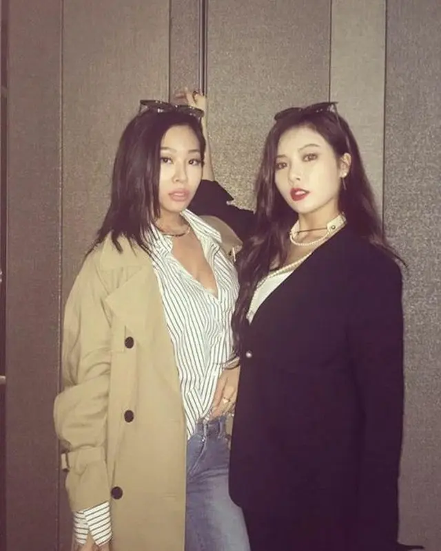 韓国ガールズグループ「4Minute」ヒョナ（23）とラッパーのJessi（27）がクールなセクシー美を放った。（提供:OSEN）
