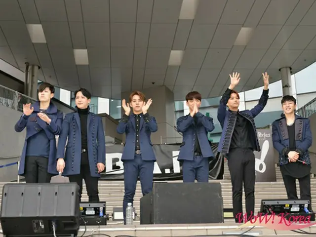 「B.A.P」左からZERO、ヒムチャン、デヒョン、バン・ヨングク、ヨンジェ、ジョンアプ