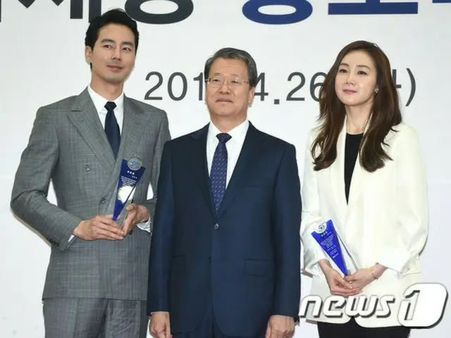 韓国女優チェ・ジウ（40）と俳優チョ・インソン（34）が韓国国税庁の広報大使に委嘱された。