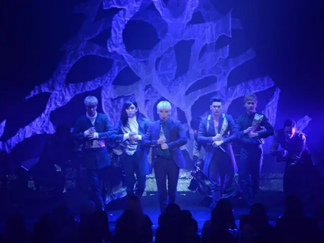 「NU'EST」がこの度、韓国で2月に発売した4thミニアルバム「Q is.」を引っ提げデビュー4周年記念ライブ「2016 NU'EST LIVE「SHOWTIME4」」を開催した。（オフィシャル）