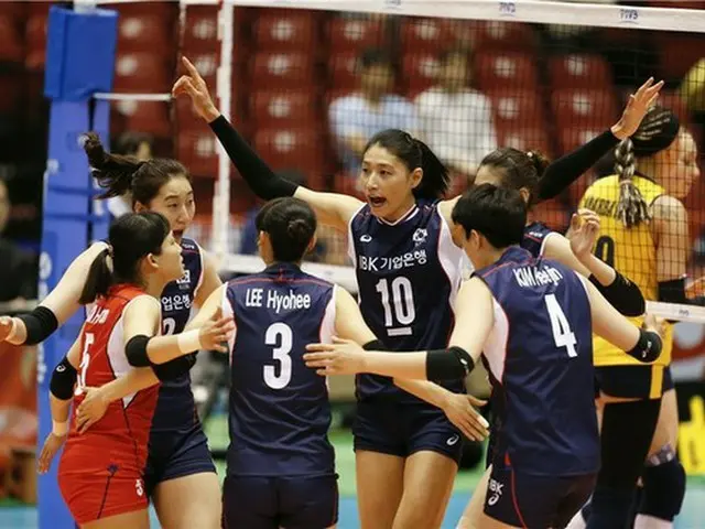 女子バレーボール韓国代表がカザフスタンを破り、リオ五輪最終予選で3連勝をおさめながら本戦行きを近づけた。