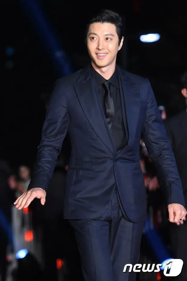 俳優イ・ドンゴン、KBS2新ドラマ「月桂樹洋服店の紳士たち」出演を検討中