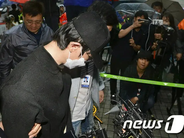 韓国・江南での無差別殺人事件の容疑者、”無表情”で事件を再現