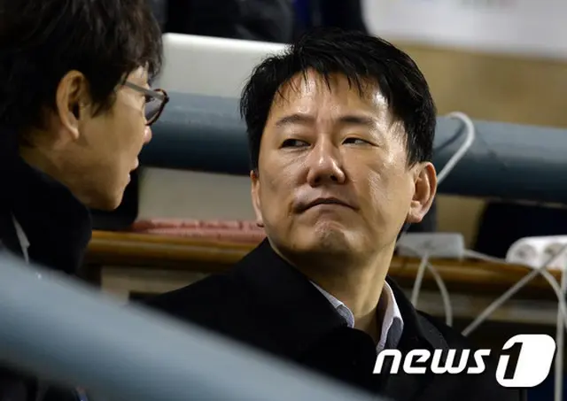 韓国プロ野球ネクセン・ヒーローズの球団オーナー、イ・ジャンソク代表（50）が20億ウォン（約2億円）台の詐欺容疑で告訴された。
