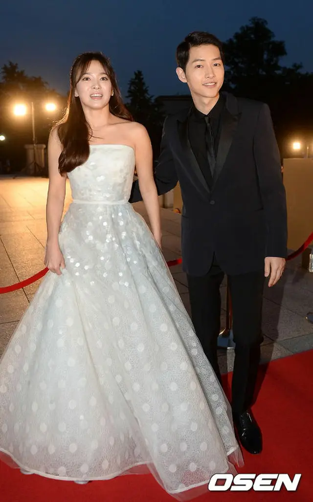 俳優ソン・ジュンギと女優ソン・ヘギョが「人気賞」を受賞した。（提供:OSEN）