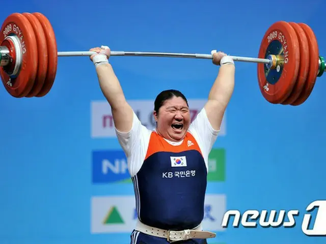 韓国女子重量挙げの“伝説”チャン・ミラン（32）が2012ロンドン五輪銅メダルを獲得する可能性が高まった。
