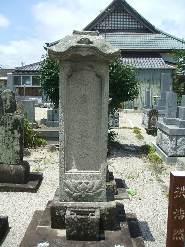 佐賀市の阿弥陀寺にある洪浩然の墓（写真提供:ロコレ）