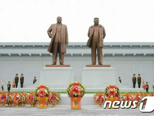 北朝鮮、故金日成・正日父子の銅像を相次いで建設＝RFA