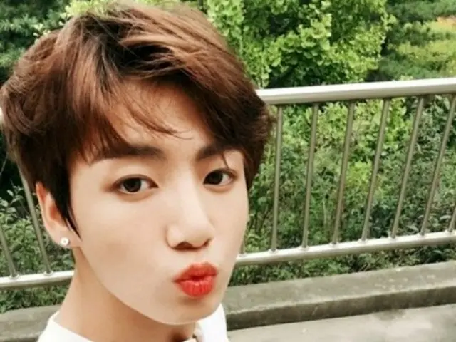 「覆面歌王」フェンシングマンの正体が人気アイドルグループ「防弾少年団」のジョングクだと明かされた(提供:news1)