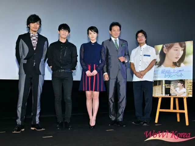 左から久保田悠来、「TEENTOP」L.Joe、桜庭ななみ、辰巳琢郎、ハン・サンヒ監督