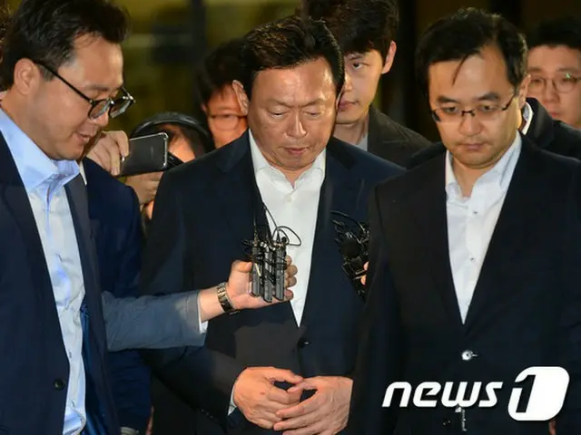 韓国検察「韓国ロッテ会長の拘束令状棄却は遺憾…再請求も検討」（提供:news1）