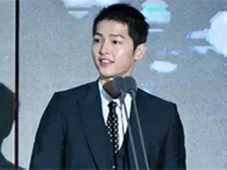 俳優ソン・ジュンギ、「APAN STAR AWARDS」大賞受賞…「太陽の末裔」も最多受賞
