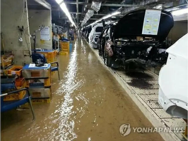 台風の影響で浸水していた蔚山第２工場（提供写真）＝（聯合ニュース）