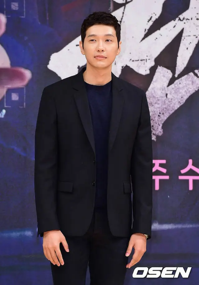 韓国俳優チ・ヒョヌ側が最近、手首の手術を受けたことに対し「回復中」と明らかにした。（提供:OSEN）