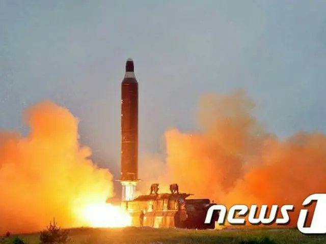北朝鮮が中距離弾道ミサイル「ムスダン」を実践配置するために今後、少なくても5回以上発射を試みるだろうという専門家の意見が出てきた。（提供:news1）