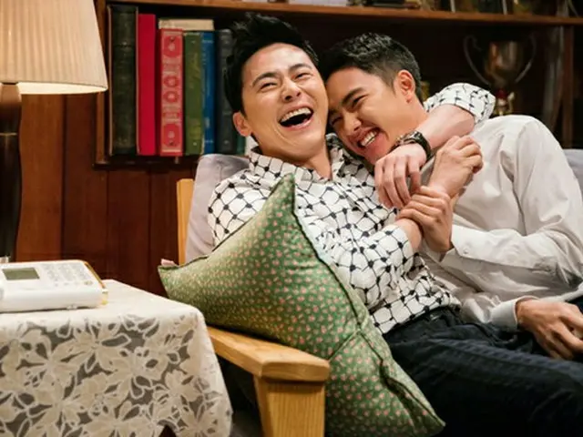 韓国俳優チョ・ジョンソクとD.O（EXO）が共演した映画「兄」のスチールが公開された。（提供:OSEN）
