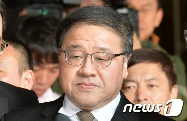 韓国の安鍾範（アン・ジョンボム）前大統領府政策調整首席秘書官が、富栄グループ会長のイ・ジュングン氏に会い、Kスポーツ財団への追加支援を議論していたという疑惑が浮上した。（提供:news1）
