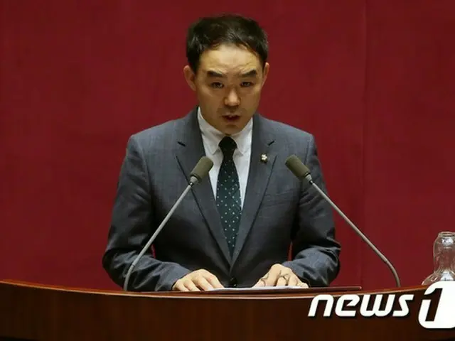 韓国野党が7日、“第2の崔順実（チェ・スンシル）事態”を防ぐため、チェ・テミン－チェ・スンシル一家が不正蓄財した財産を没収する特別法を推進した。