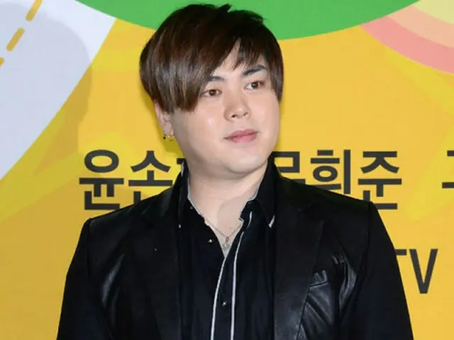 韓国ガールズグループ「CRAYON POP」ソユル（25）との結婚を発表した歌手ムン・ヒジュン（38）がとんでもない発言で笑いを与えた。（提供:OSEN）