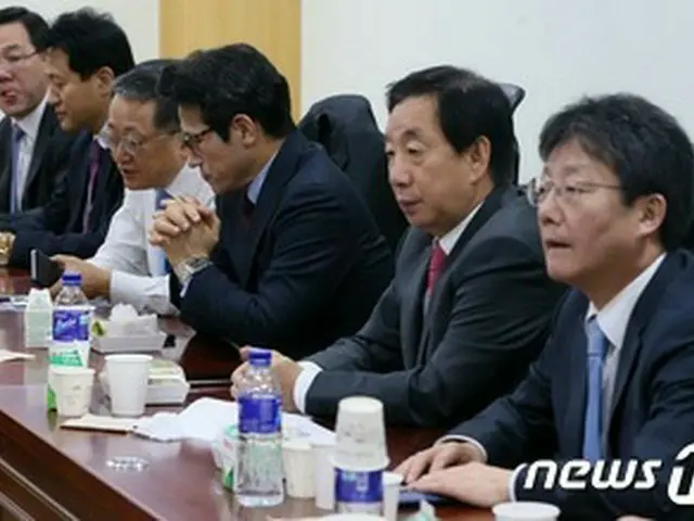朴大統領の退陣時期、来年4月が「最も適切」＝韓国・非常事態委員会