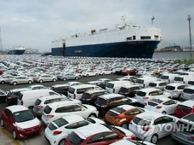 輸出される韓国製自動車=(聯合ニュース)