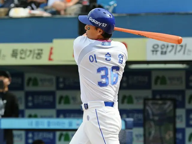 日韓プロ野球通算600ホームランを達成したイ・スンヨプ（李承ヨプ、40、三星ライオンズ）が韓国プロ野球OB会「一球会」（会長:ユン・ドギュン）が選定する「2016一球賞」大賞を受賞した。